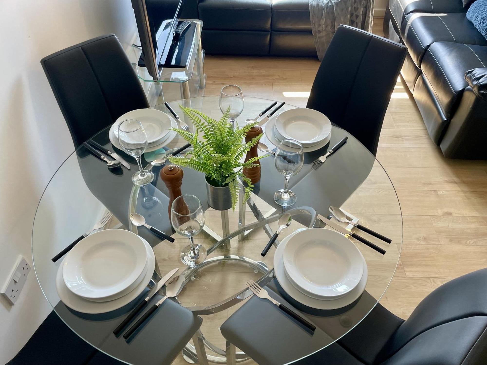 Hk Life Serviced Apartment , City Centre Swindon Eksteriør bilde